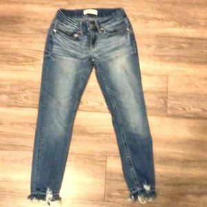Slim fit low rise ankle skinny jeans